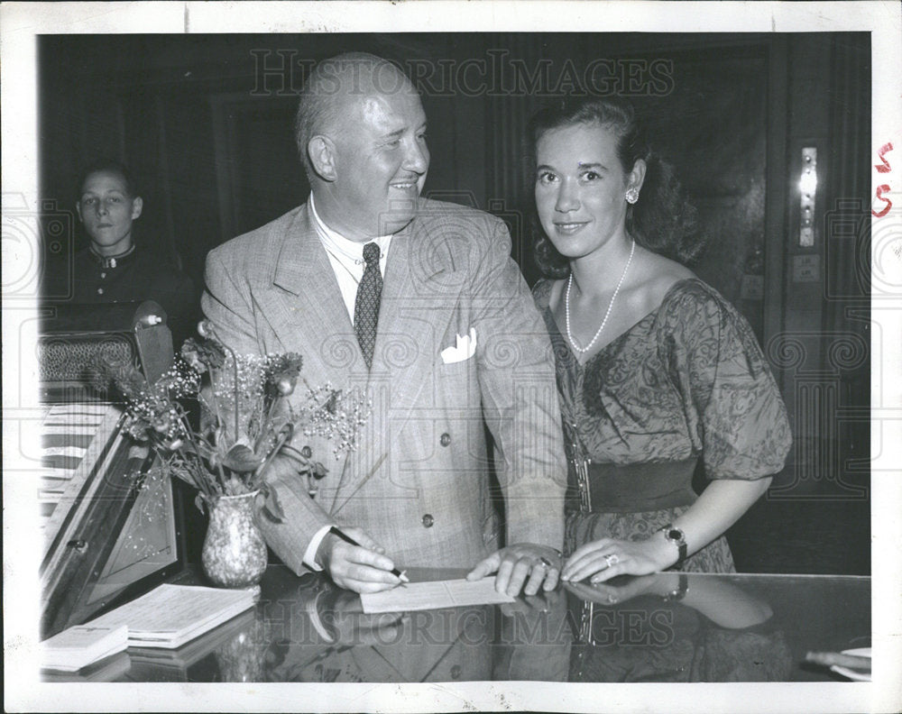 1940 Press Photo Mrs Eddy Gilmore Russian Moscow Soviet - Historic Images