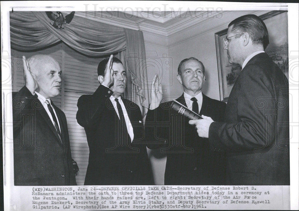 1961 Press Photo Secretary Defense Robert McNamara Oath - Historic Images