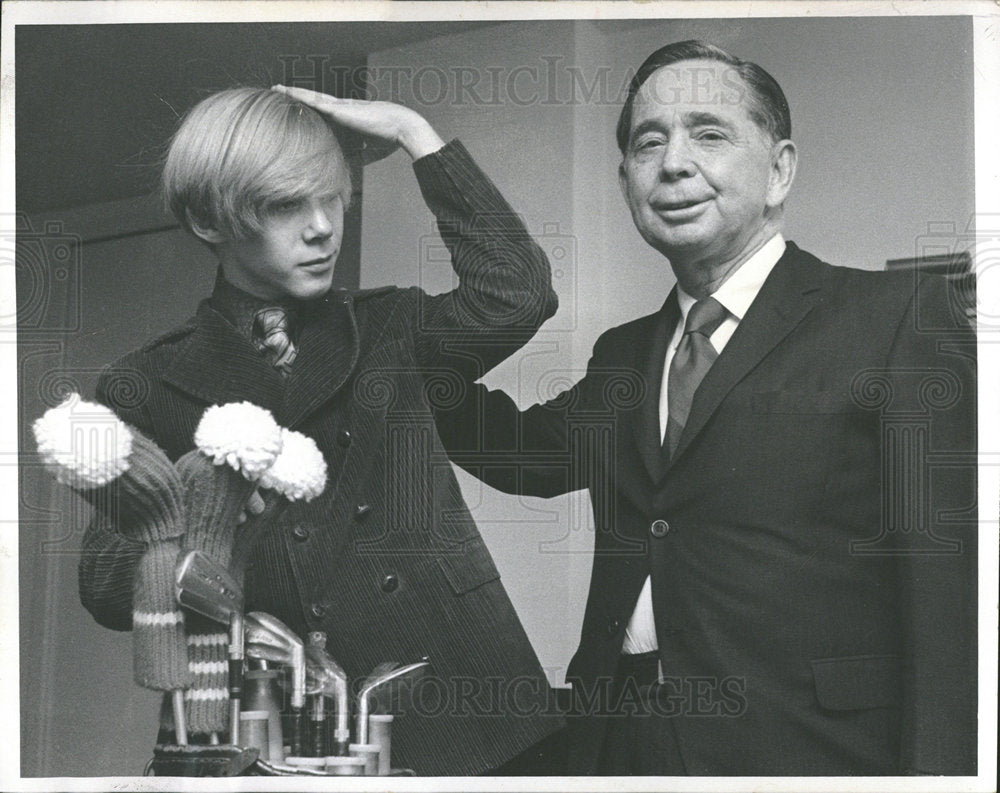 1971 Press Photo Albert Little Giant school classmates - Historic Images