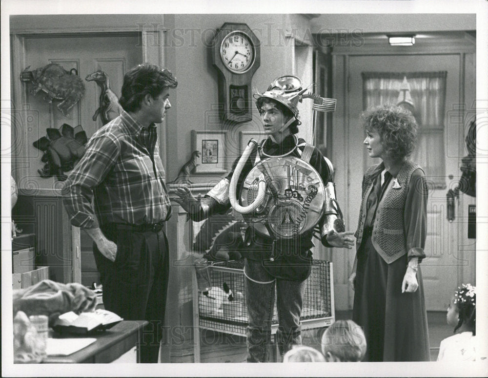 1988 Press Photo Day by Day Barnes Sheehan Linda Kelsey - Historic Images