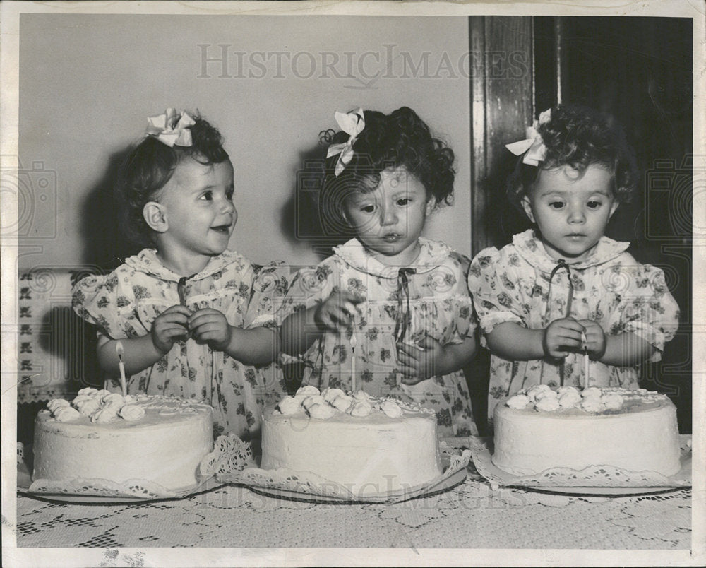 1945 Press Photo Mrs William Waskui Donna Delores Diane - Historic Images