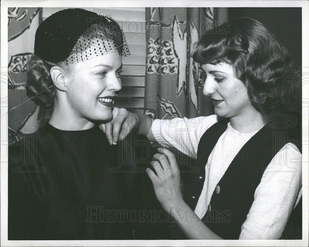1952 Press Photo Miss June Have guest star radio show - Historic Images