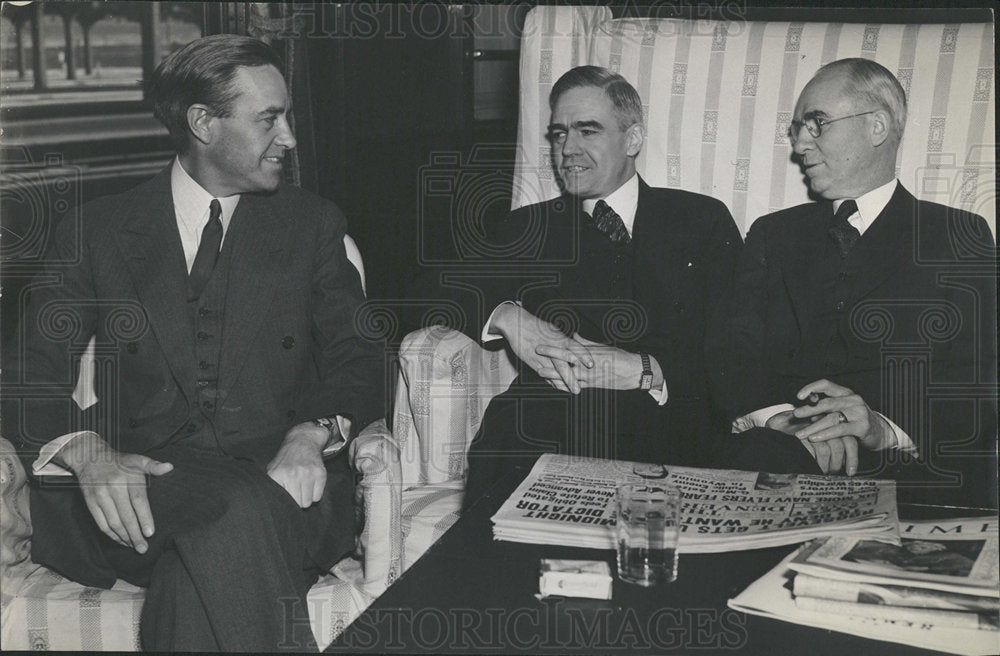 1938 Press Photo Dives Party Men Talking Society - Historic Images