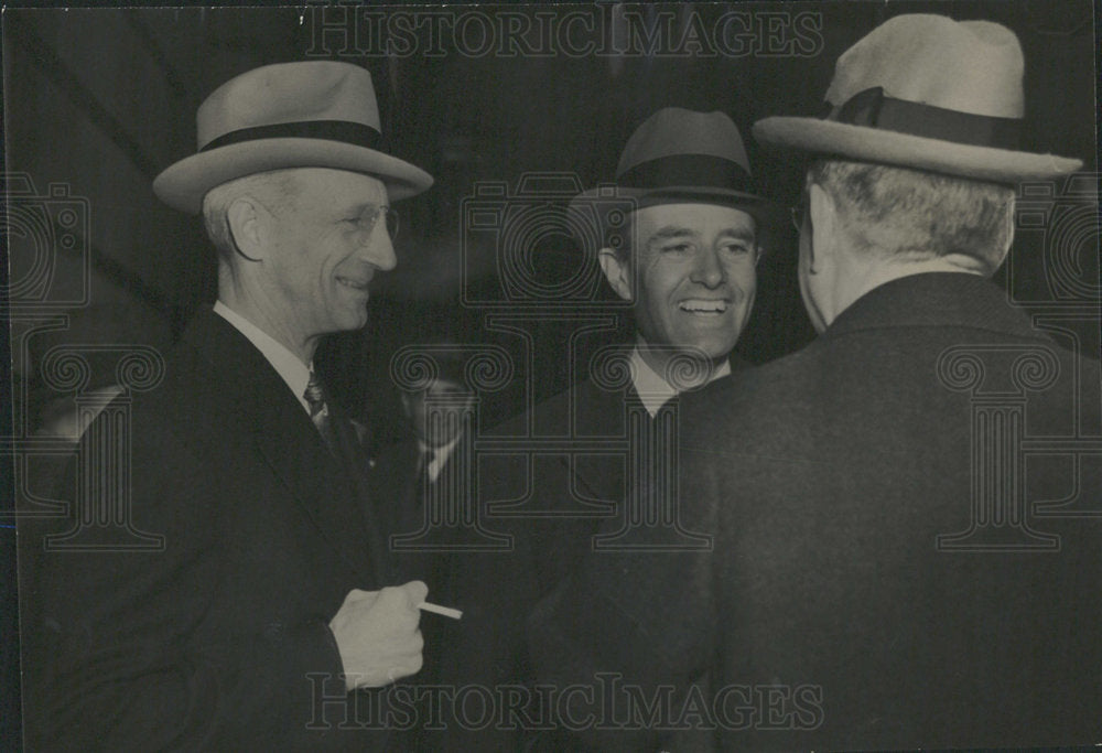 1938 Press Photo Dines Party Businessmen Smoking - Historic Images