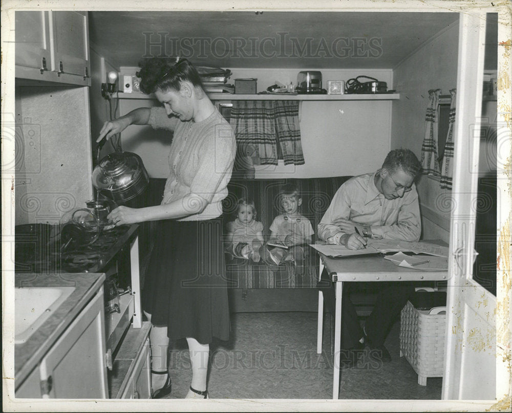 1945 Press Photo Victory Friday farmer classes MSC - Historic Images