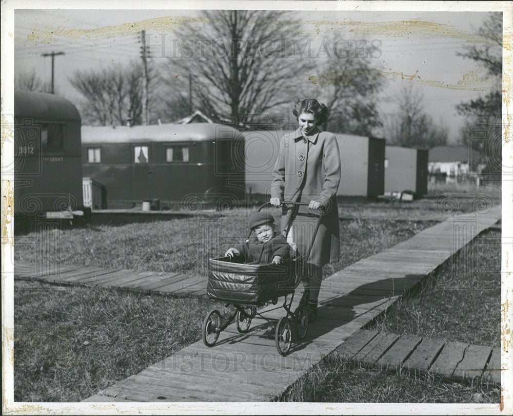 1945 Press Photo Mrs. Dale Berry Michigan State class - Historic Images