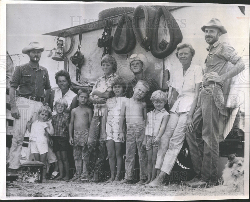 1965 Press Photo Cunningham Freeman Families Travel - Historic Images