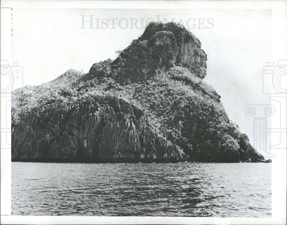 1942 Press Photo New Caledonia island rock formation - Historic Images