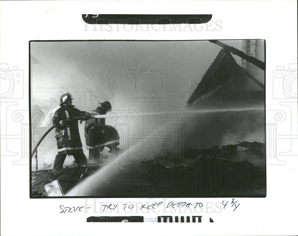 1986 Press Photo Fires Michigan - Historic Images