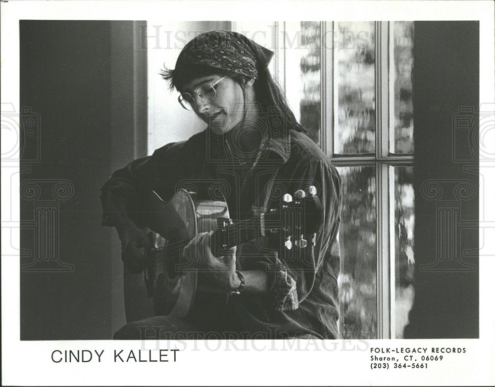 1986 Press Photo Folk Guitarist Singer Kallet Promo - Historic Images