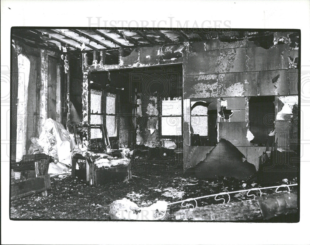 1987 Press Photo Milford Farmhouse Fire Gutted Interior - Historic Images