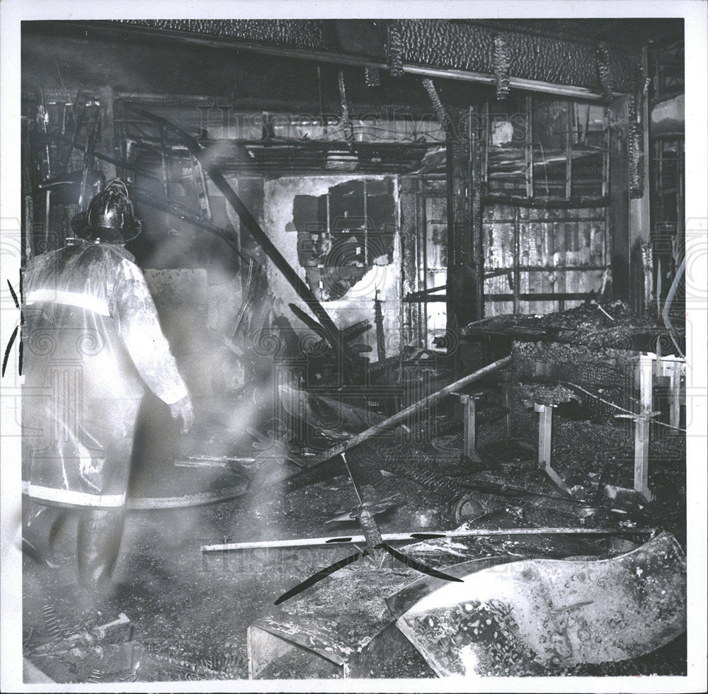 1971 Press Photo Gandy Dancers Lounge Fire Interior - Historic Images