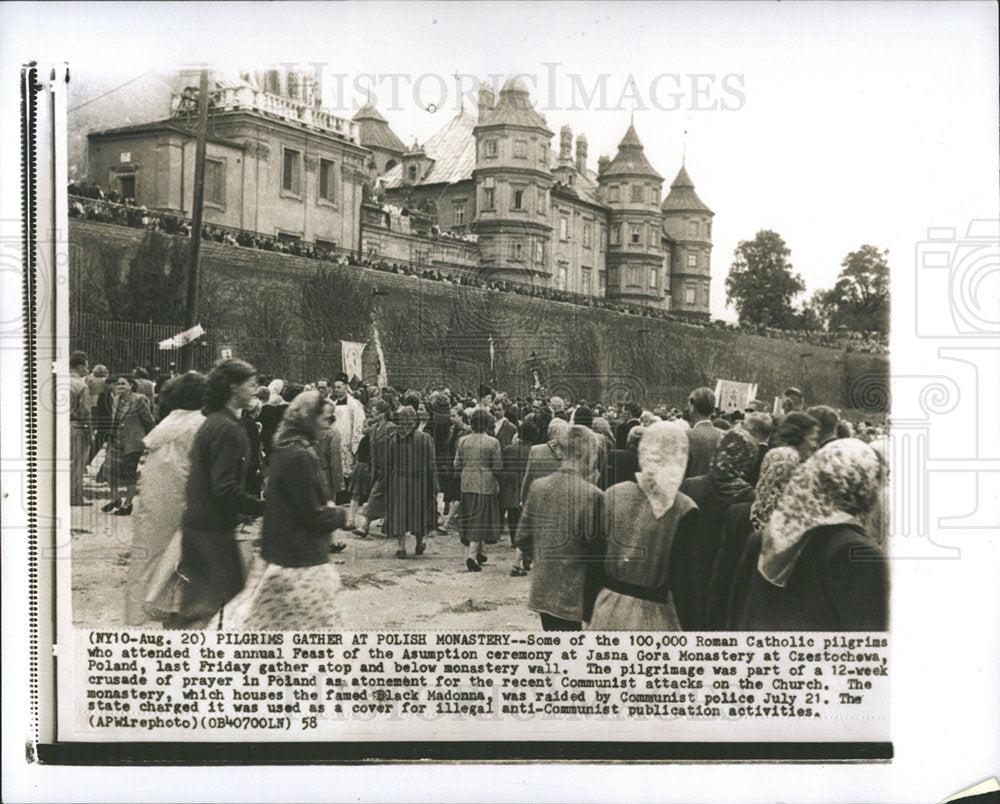 1958 Pilgrioms Attend Feast of the Asumptio - Historic Images