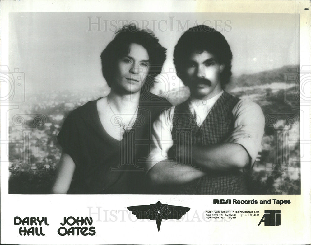 1979 Press Photo Hall And Oates Entertainers Promo Shot - Historic Images