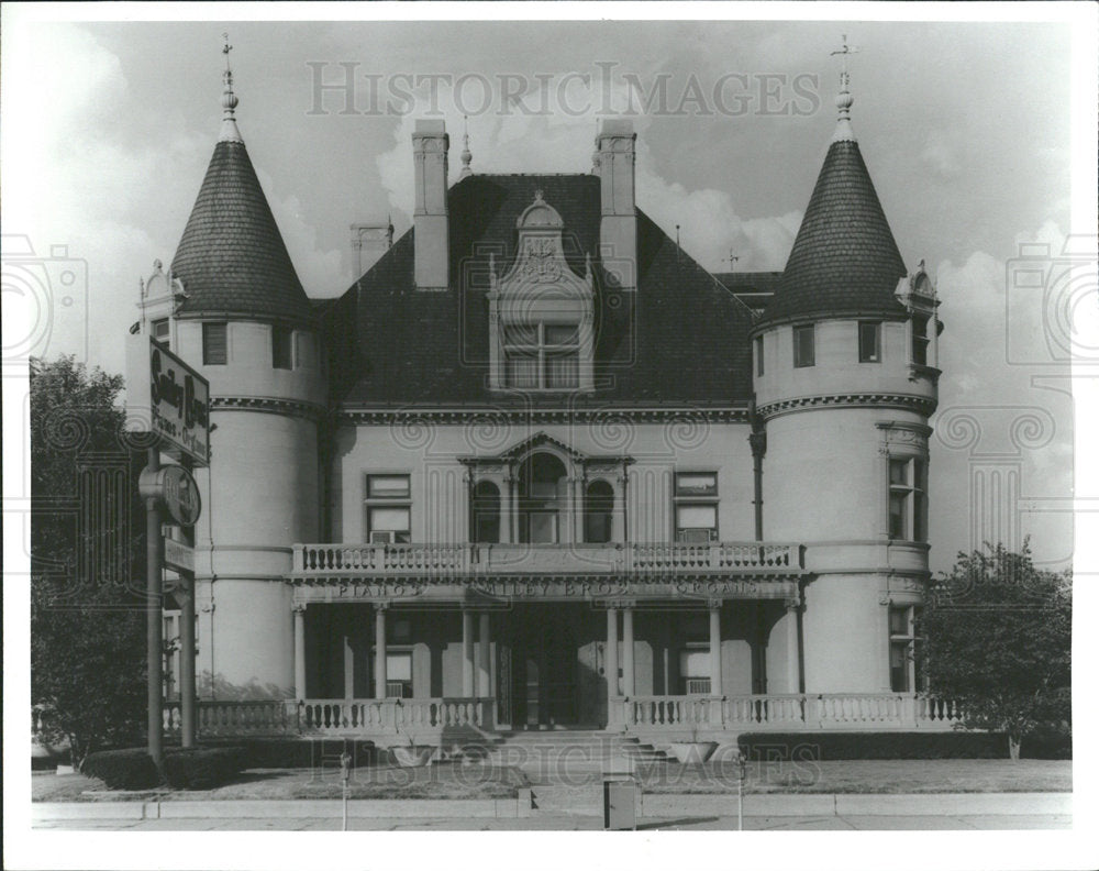 1993 Press Photo Hecker-Smiley Mansion - Historic Images