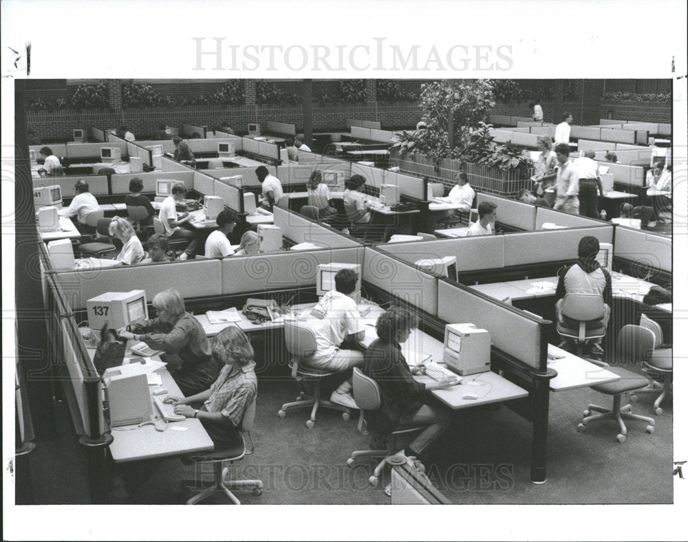 1999 Press Photo College Buildings Computer - Historic Images
