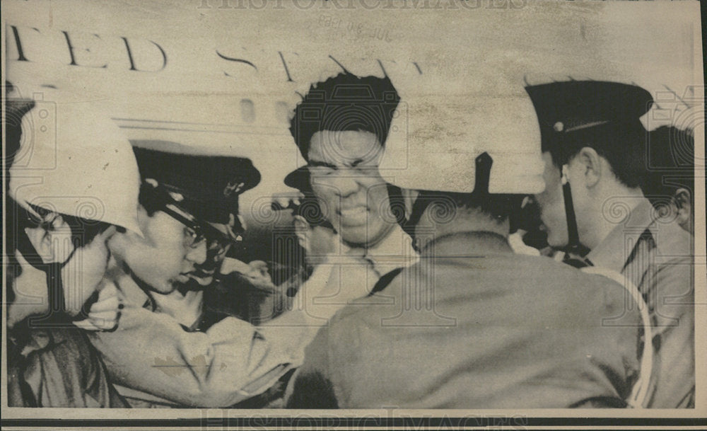 1969 Press Photo Shigetsugu Hamaoka Arrested In Tokyo - Historic Images
