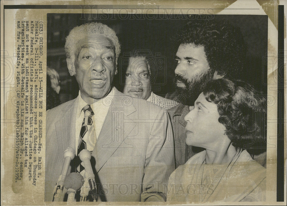 1976 Press PhotoRep. Ralph H. Metcalfe & Family  - Historic Images