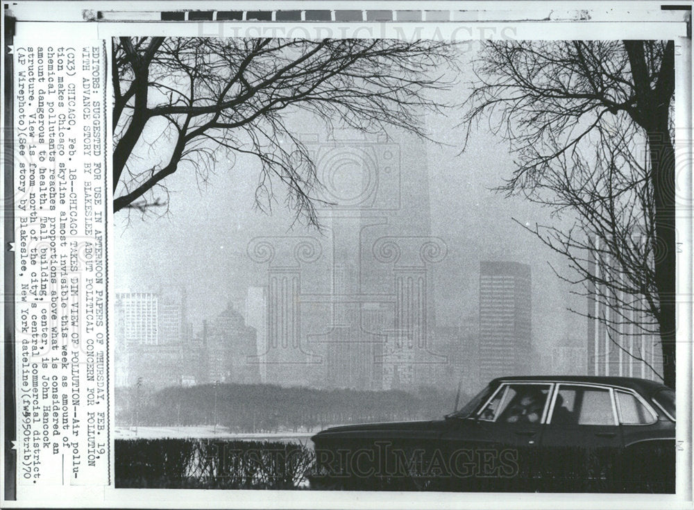 1970 Press Photo Chicago Skyline Shows Air Polllution - Historic Images