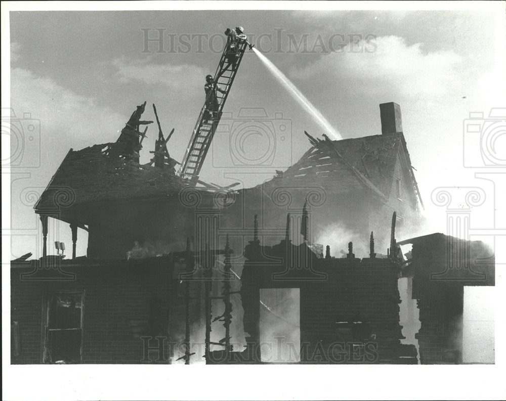 1988 Press Photo Detroit Fires Michigan - Historic Images