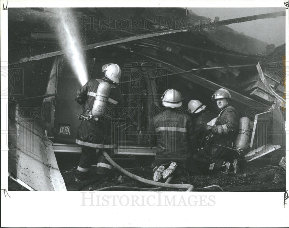1989 Press Photo Electrical Contractor Storage Fire - Historic Images