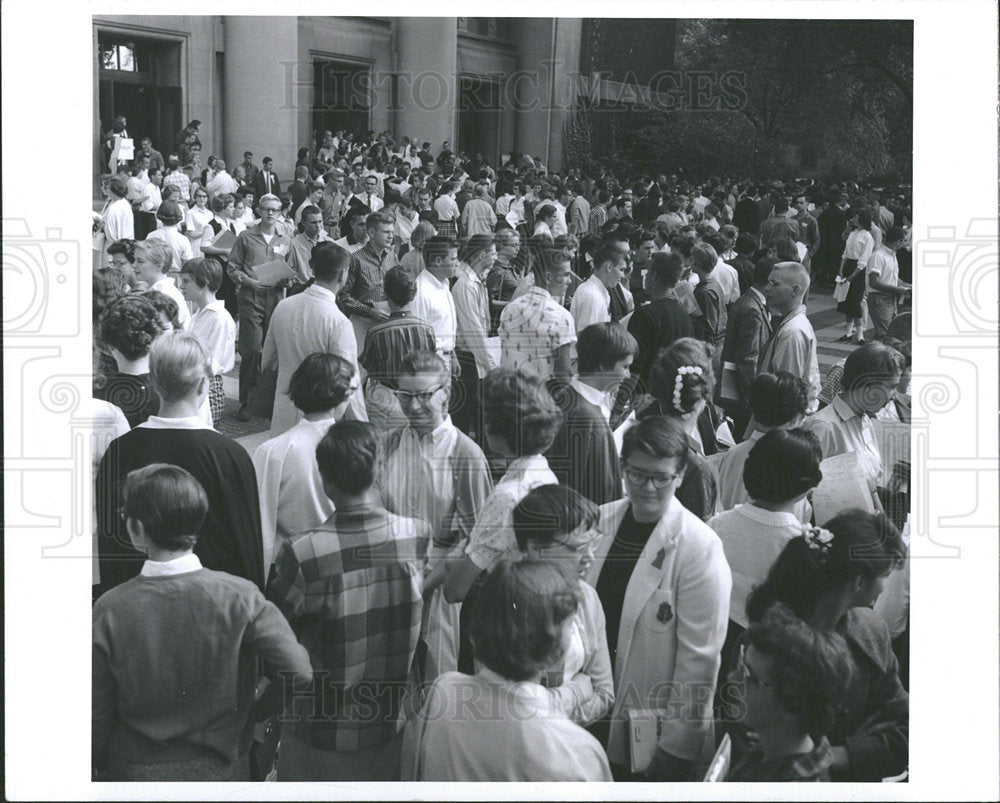 1961 Press Photo University Michigan Crowded Campus - Historic Images