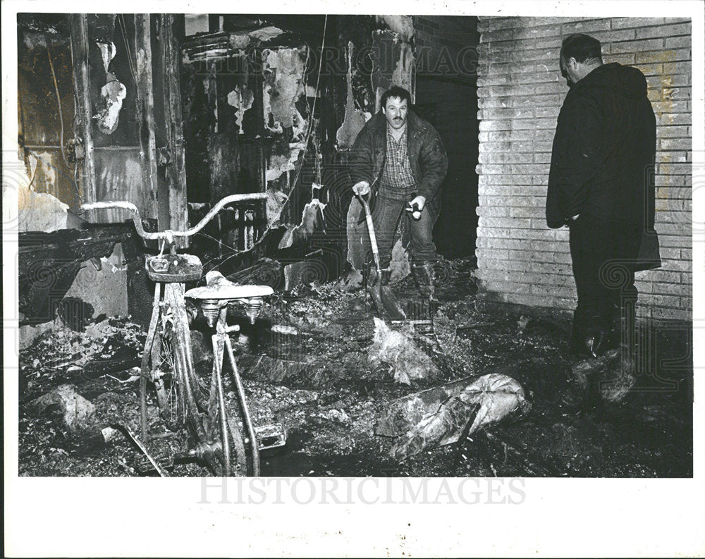 1985 Press Photo Fires Dewayne Smith Arson Investigatio - Historic Images