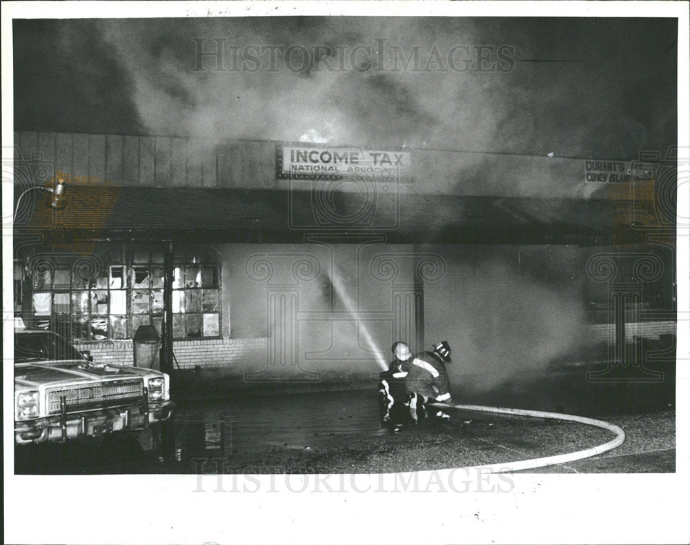 1986 Press Photo Fire Detroit Royal Oak Michigan - Historic Images