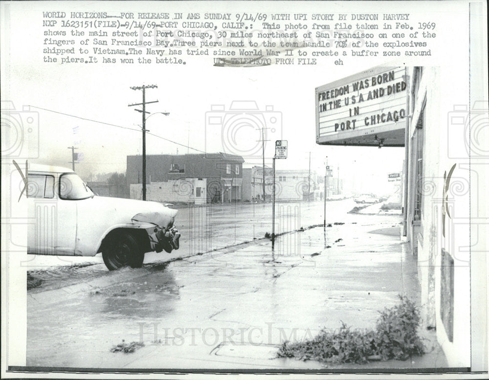 1969 Press Photo Port Chicago Piers - Historic Images
