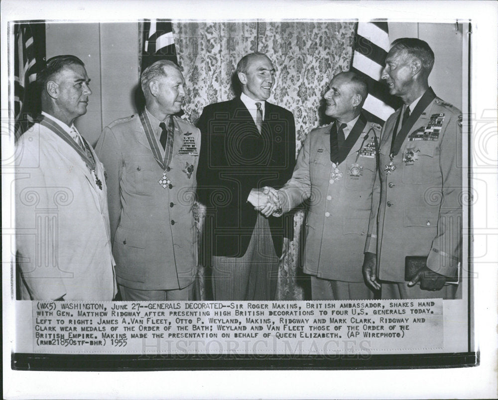 1955 U. S Generals decorated by Brits-Historic Images