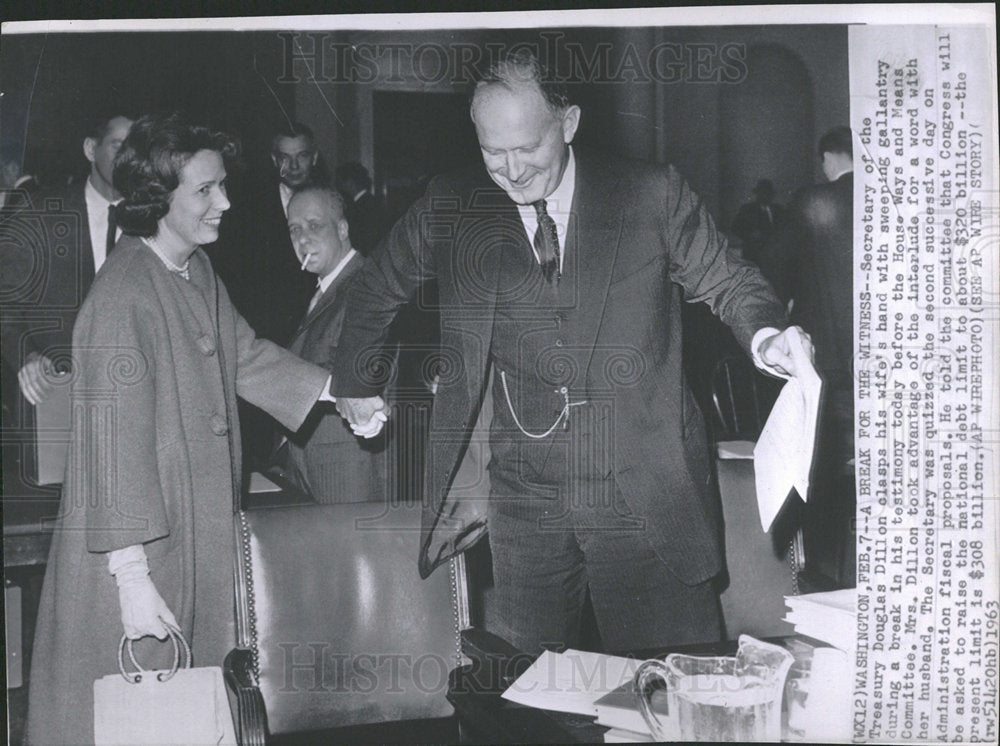1963 Press Photo Secy Treasury Dillon After Testimony - Historic Images