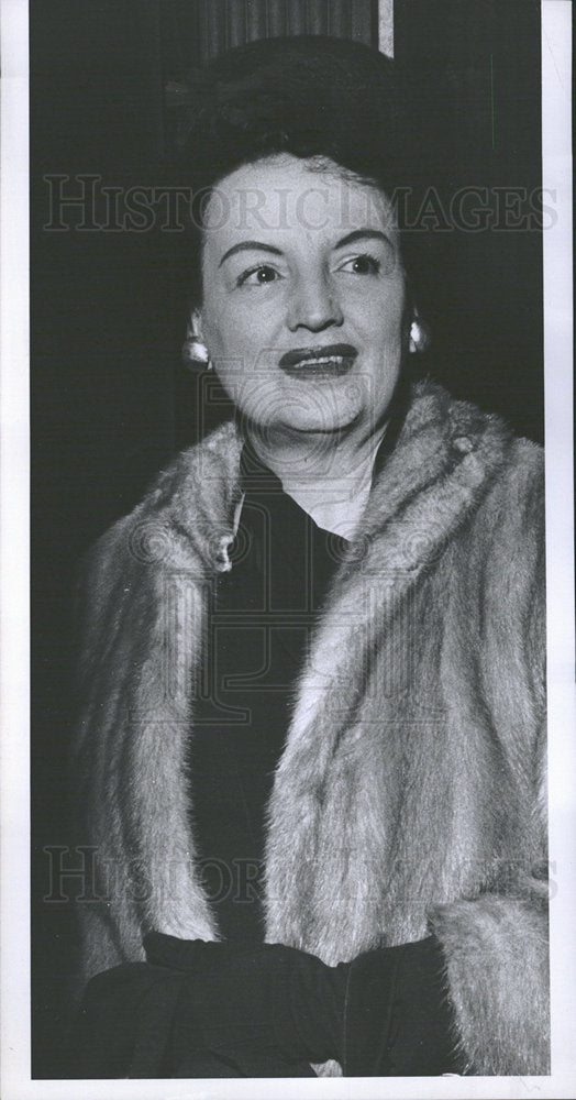 1963 Press Photo Socialite Gail Ireland Wearing Fur  - Historic Images