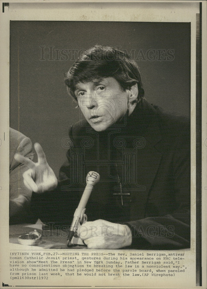 1972 Press Photo Rev. Daniel Berrigan Roman Catholic  - Historic Images