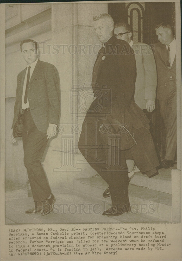 1967 Press Photo Reverend Phillip Berrigan Priest - Historic Images
