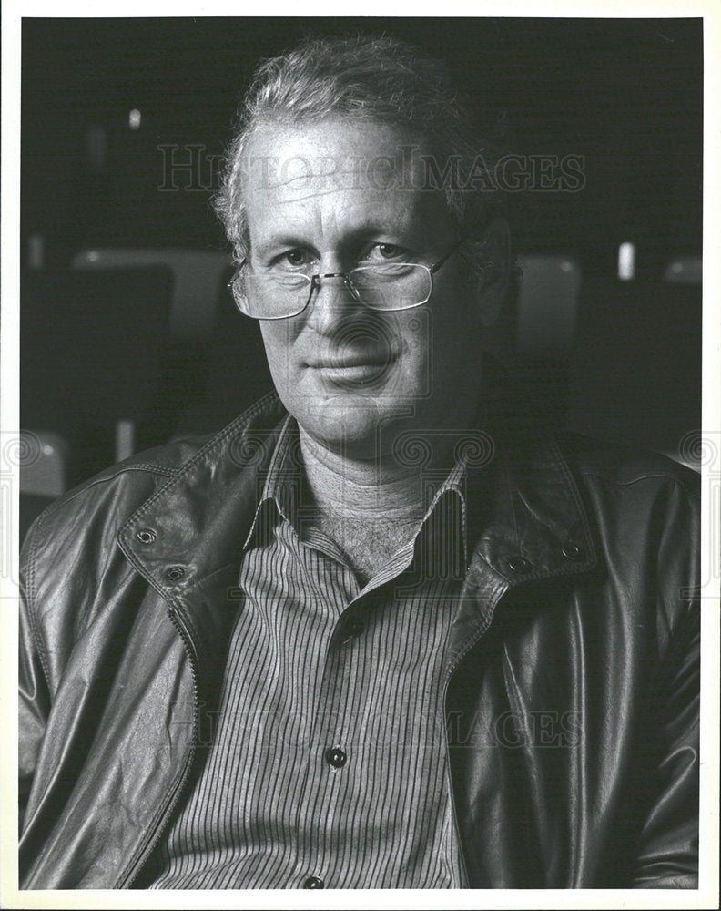 1986 Press Photo Director John Irvin - Historic Images