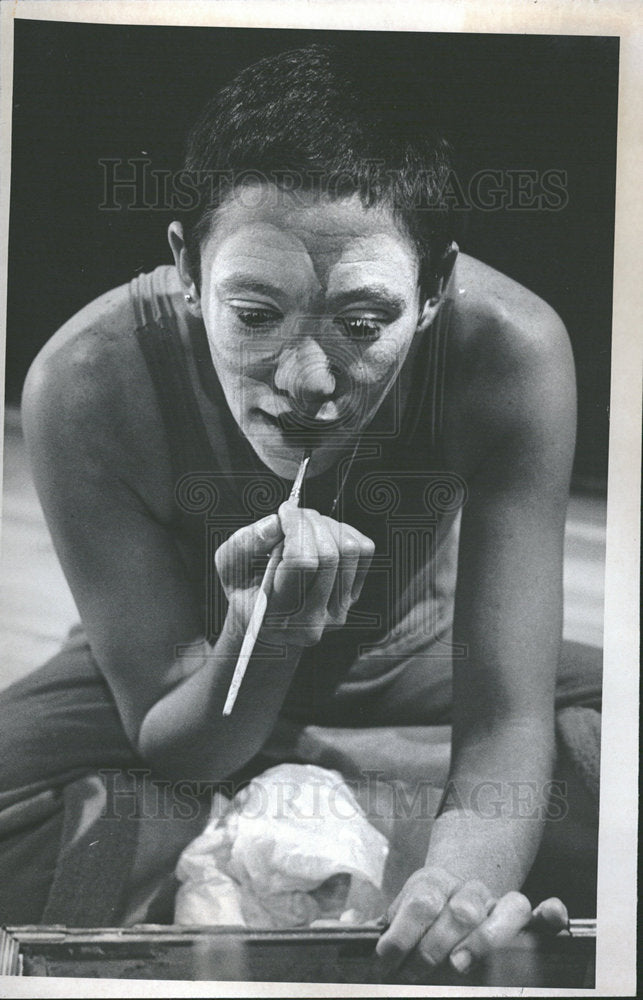 1977 Press Photo Isaacson Bonfils Summer Caravan makeup - Historic Images