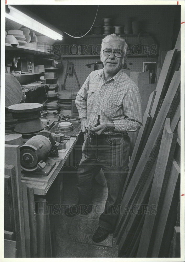 1982 Press Photo Paul Killinger Woodworking - Historic Images