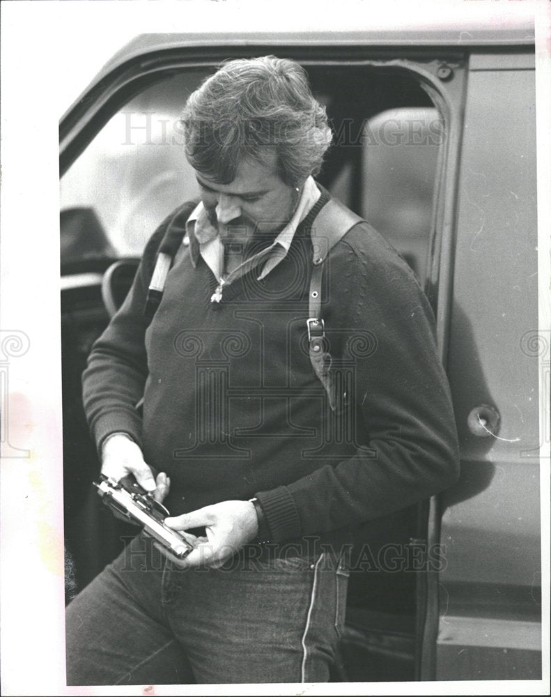 1982 Press Photo Denny Clark, Bounty Hunter - Historic Images