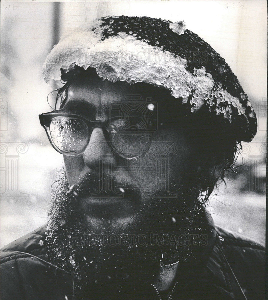 1971 Press Photo Rev. Lara picketing in snow, Denver - Historic Images