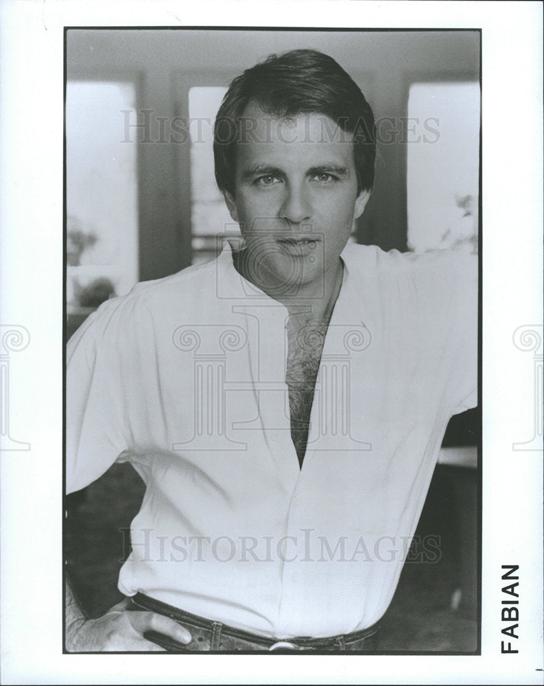 1988 Press Photo Male Vocalist Fabian Portrait - Historic Images