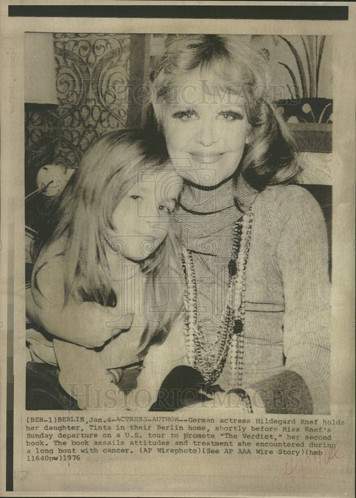 1976 Press Photo Actress/Author Hildegard Knef - Historic Images