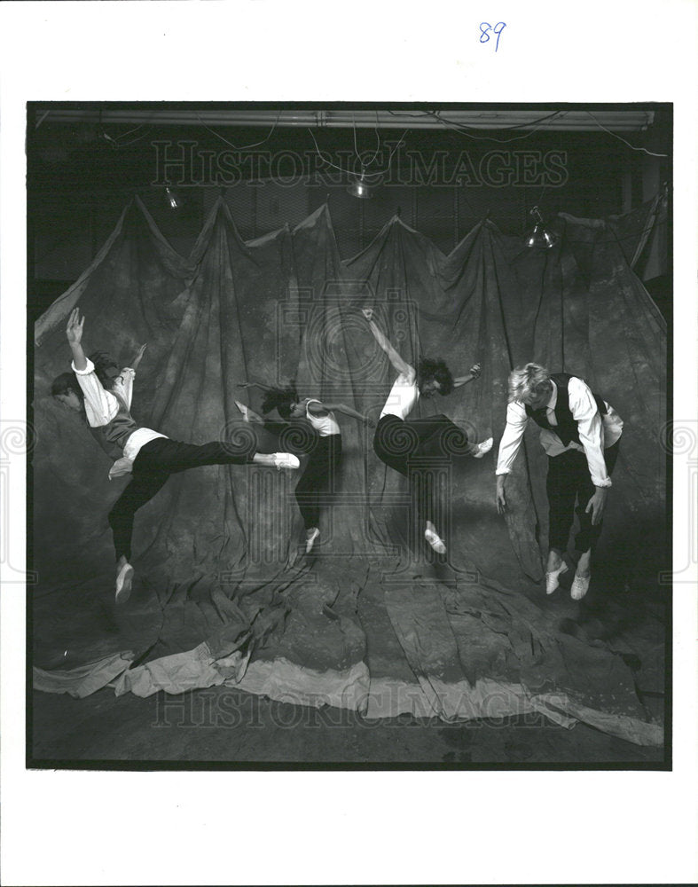 1990 Press Photo Helander Company - Historic Images