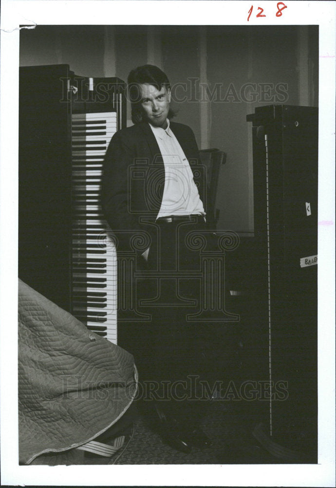 1992 Press Photo Lance Bendiksen American Composer  - Historic Images
