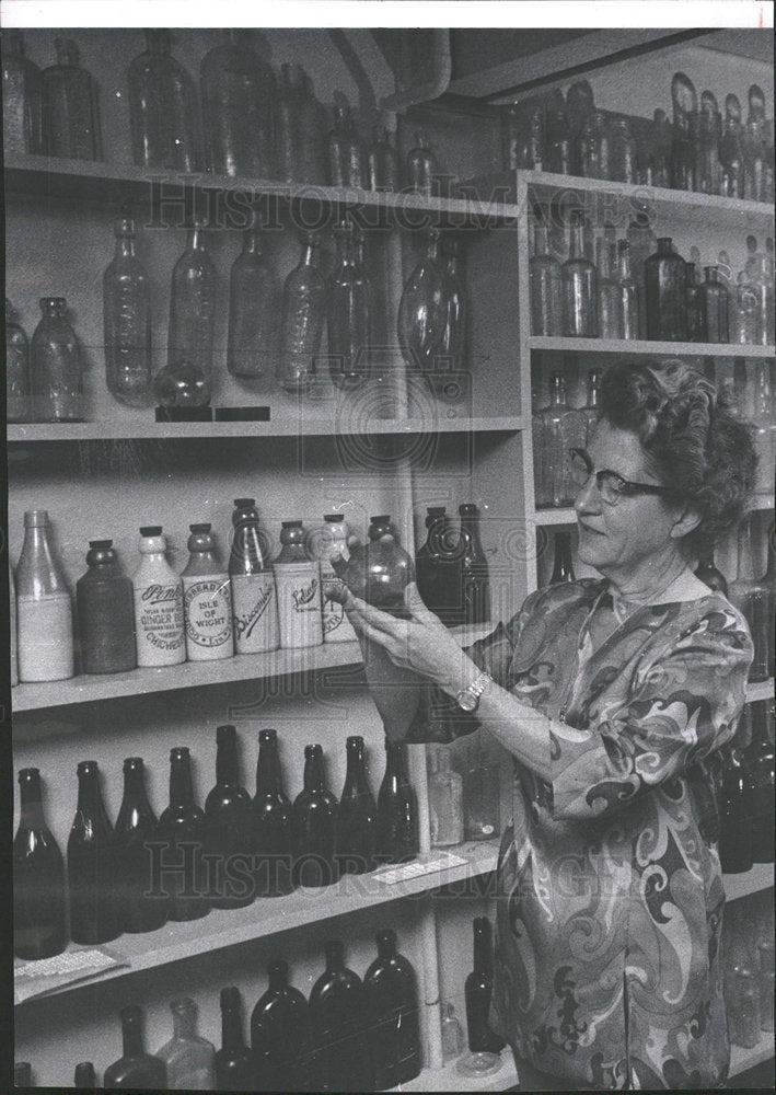 1968 Press Photo Mrs. Irene Alkire Antique Bottles - Historic Images