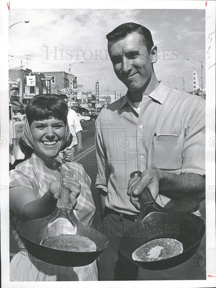 1963 Press Photo Mrs.Lay Wins Trip to Disneyland - Historic Images