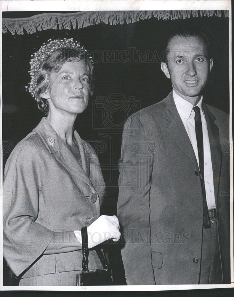 1965 Press Photo Mr and Mrs. Bruce Alexander - Historic Images