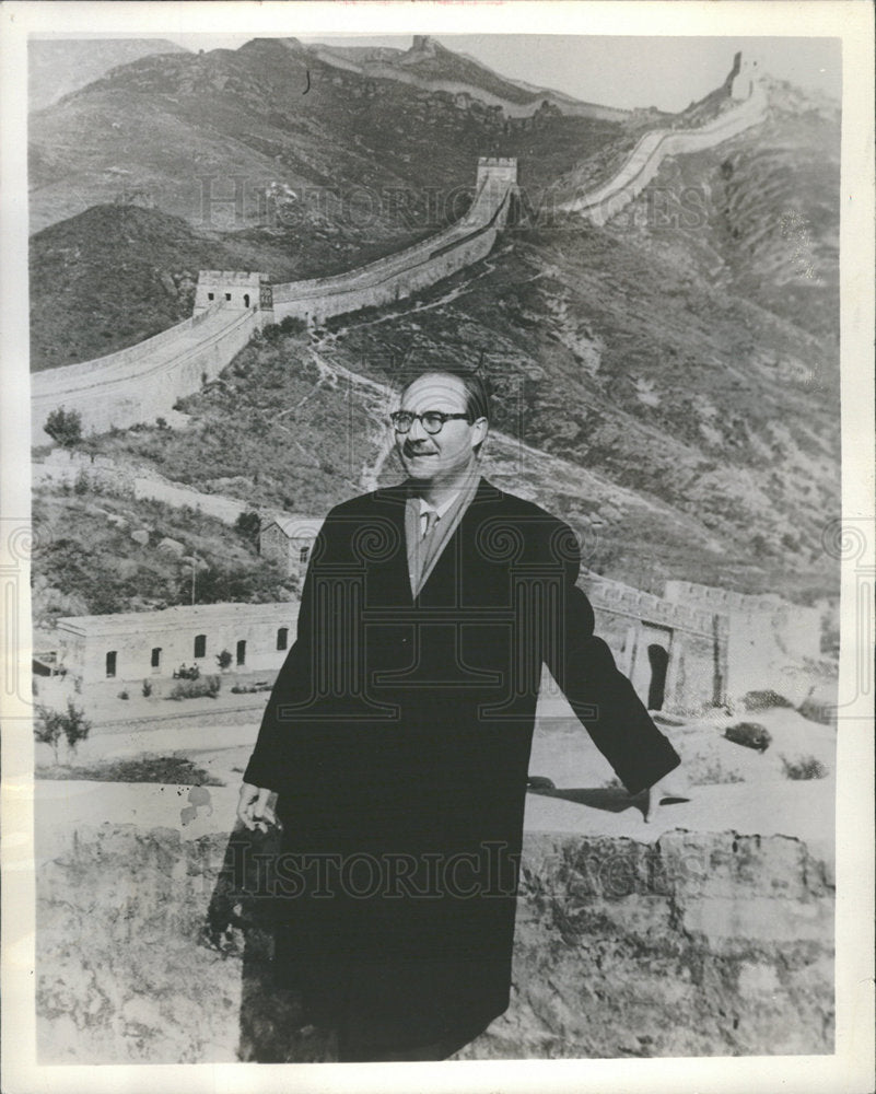 1960 Press Photo Gerald Clark NANA Correspondent - Historic Images