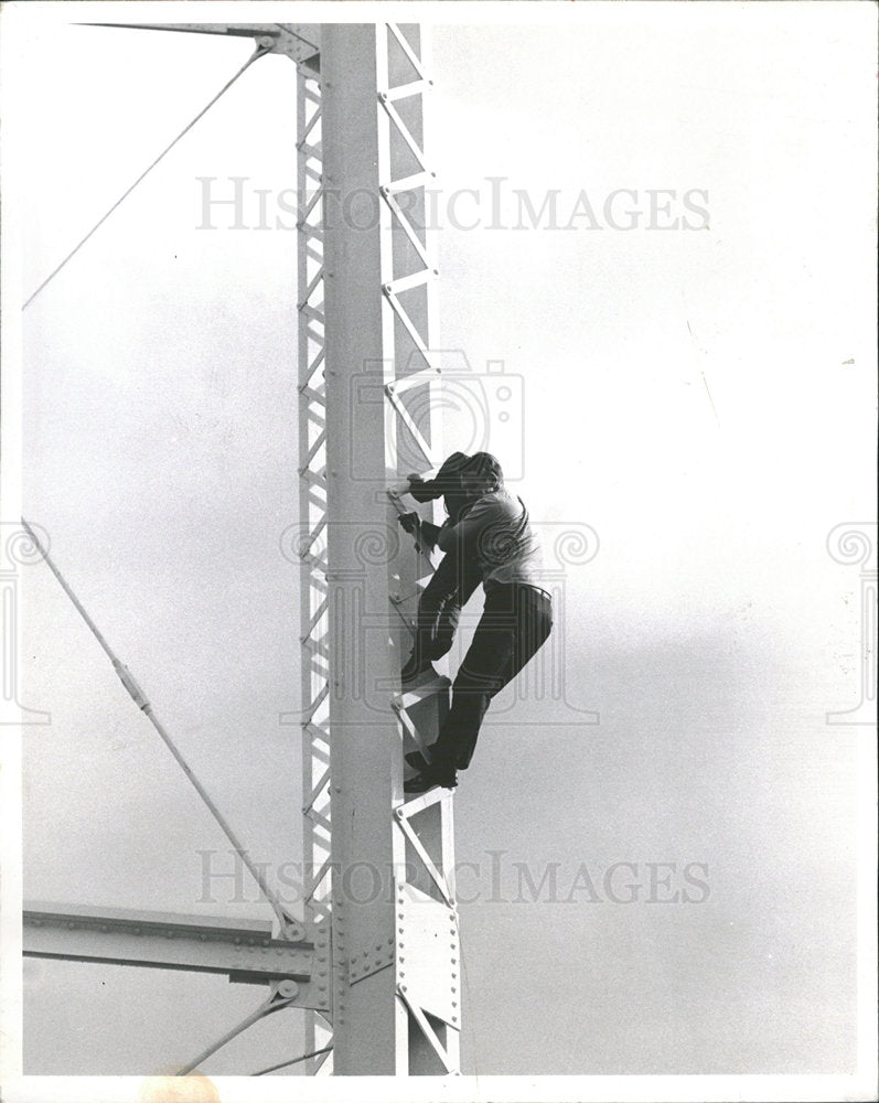 1970 Press Photo Neal Craft Colorado Springs Fire Capt - Historic Images