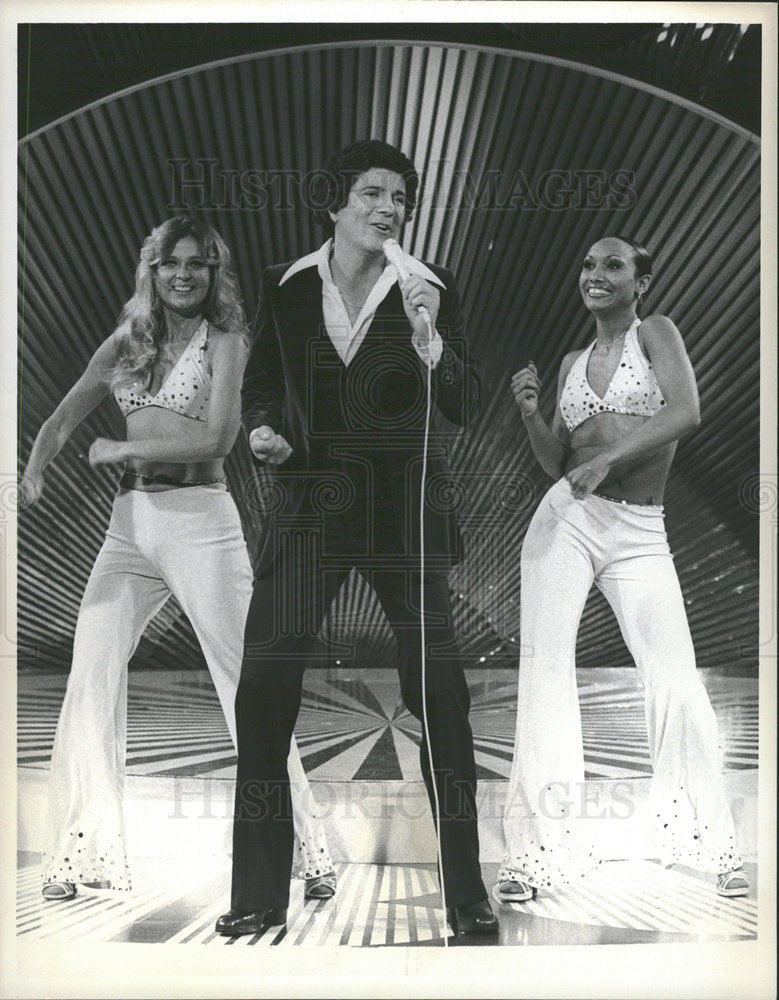 1976 Press Photo Bernard Whalen Bert Convy panelist  - Historic Images