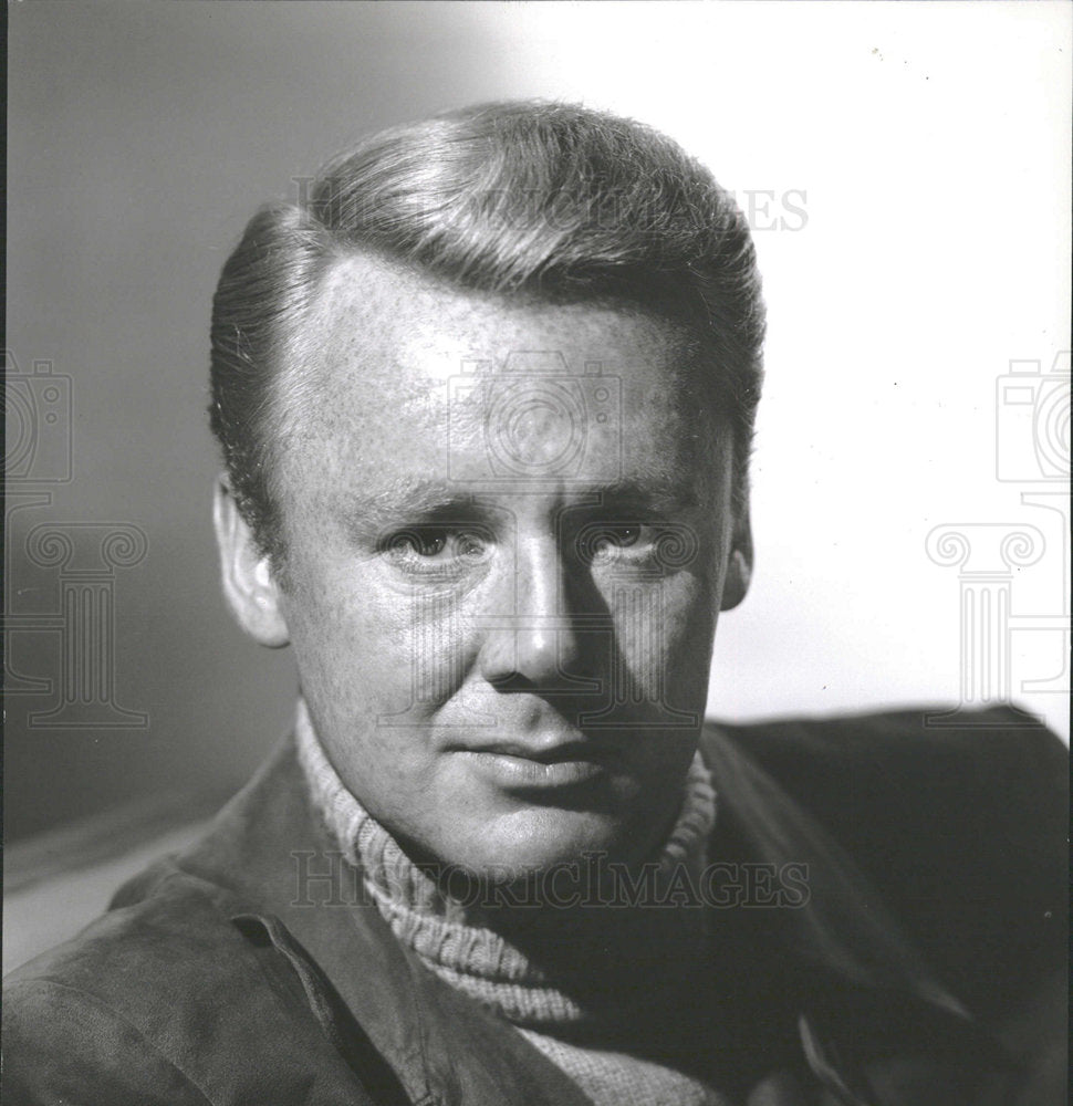 1976 Press Photo Van Johnson Actor Dancer  - Historic Images